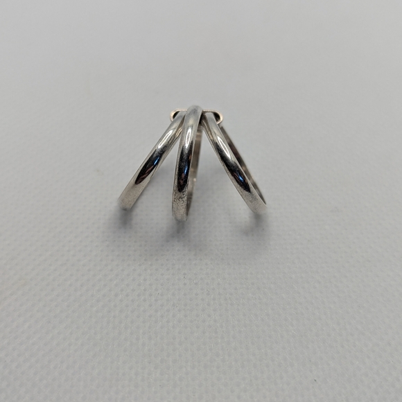 Silver Band Ring - Picture 3 of 3